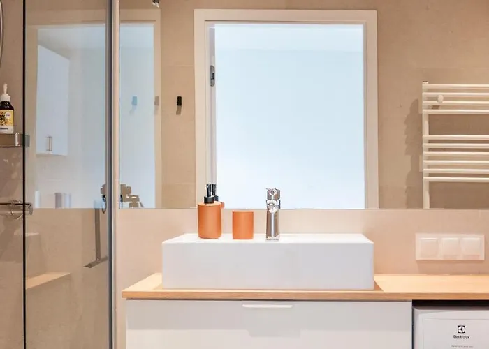 Rainbow Surfingbird *